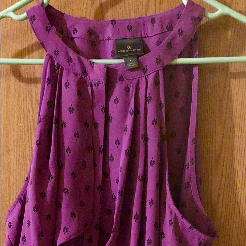 Beautiful sleeveless ruffled purple shirt, new